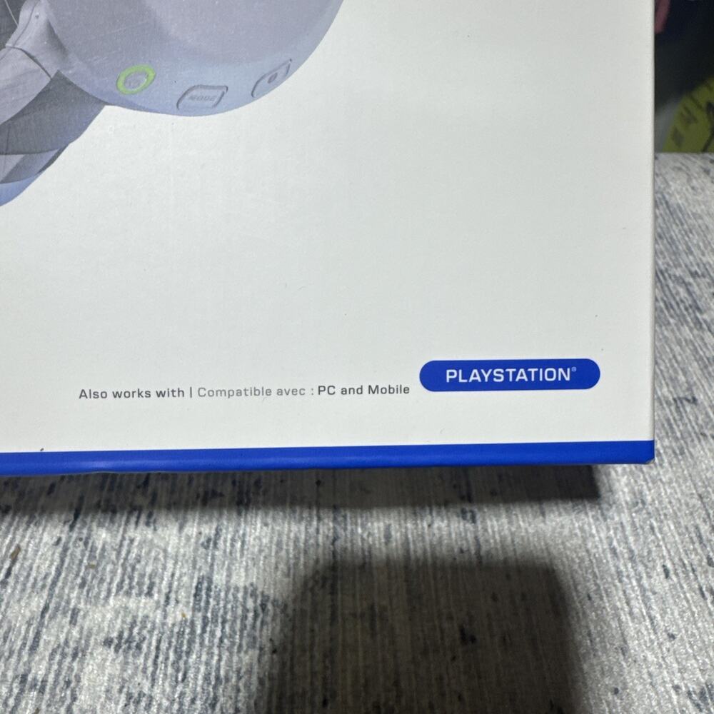 Turtle Beach Stealth 600 Gen 3 Wireless Multi-Platform Gaming Headset (WHITE) - Picture 2 of 5